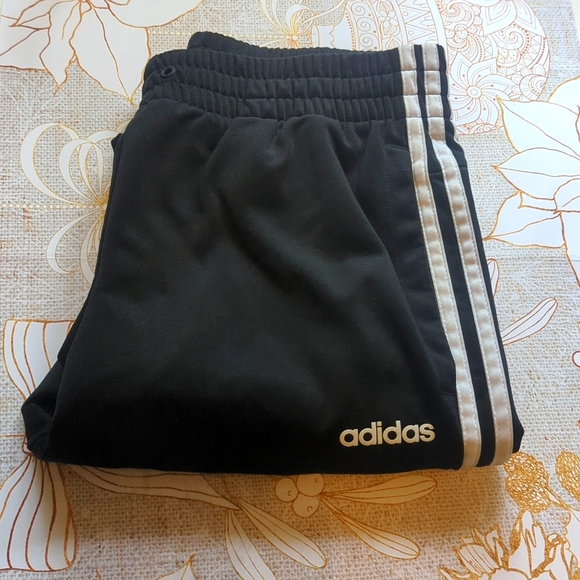 Adidas essential three stripe joggers small - Picture 1 of 3